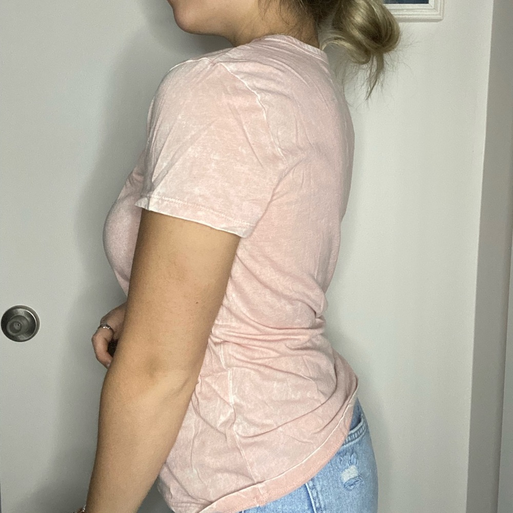 Basic Light Pink Hollister Shirt - Picture 4 of 8